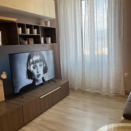 Creska Iv Apartment *