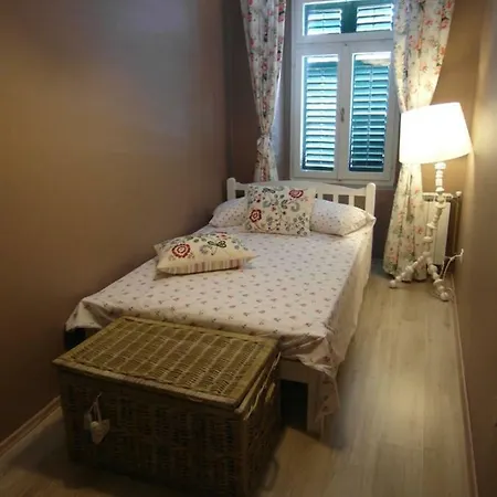 Apartman Creska Iv *